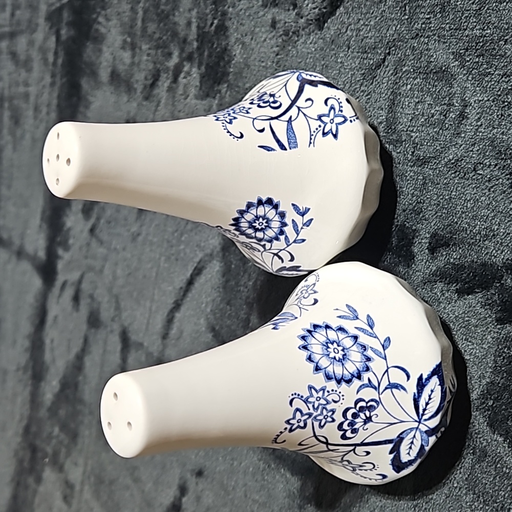 Vintage  J &K Meakin Nordic Salt/Pepper shakers - Picture 2 of 5